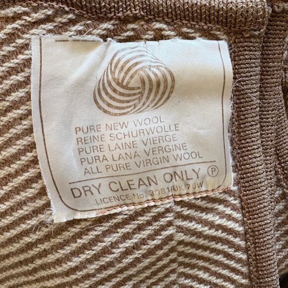 Pure New Wool Twin Size Blanket 83 x 67 Tan Creme Chevron Knit - Picture 2 of 4